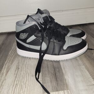 Womens jordan 1s
